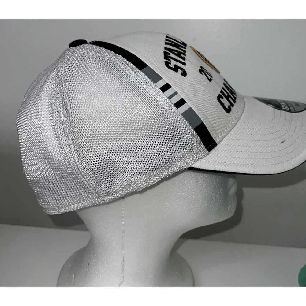 (5)Reebok Center Ice BOSTON BRUINS 2011 Stanley Cup Champions Hat Fitted OSFA